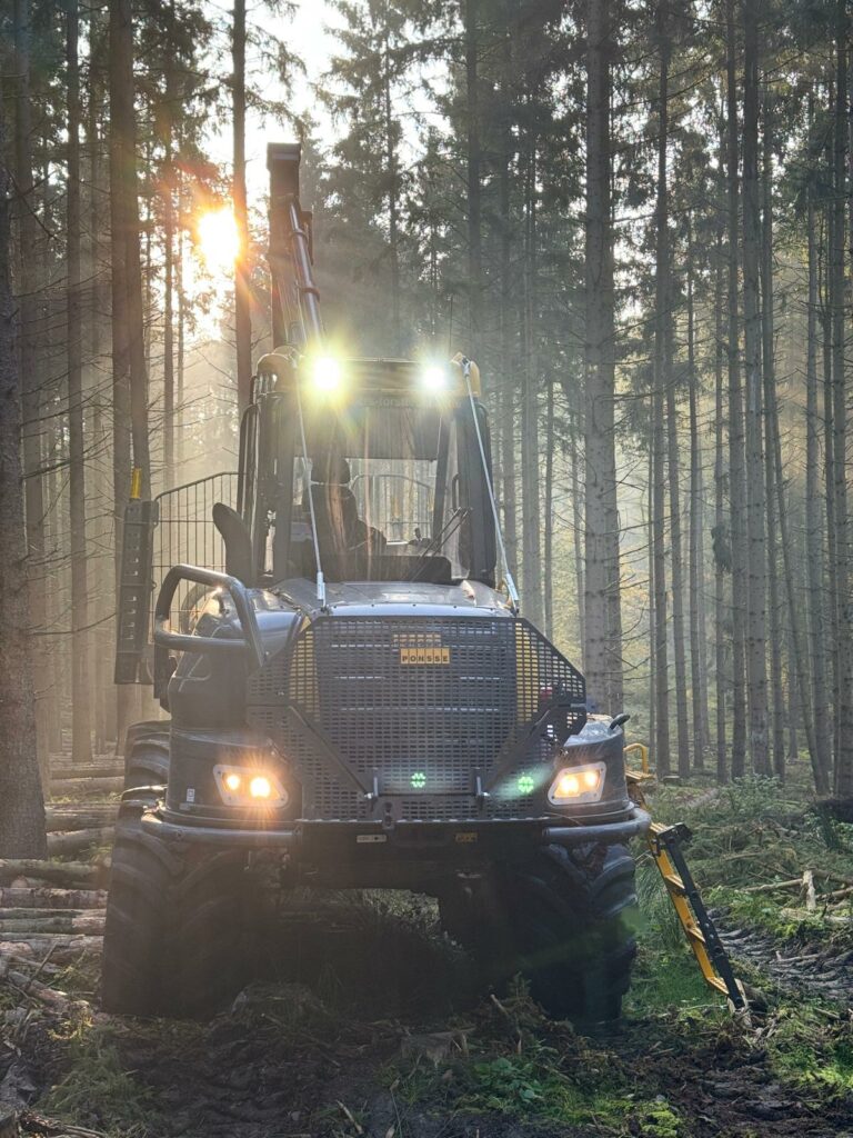 Rückewagen bei der Arbeit